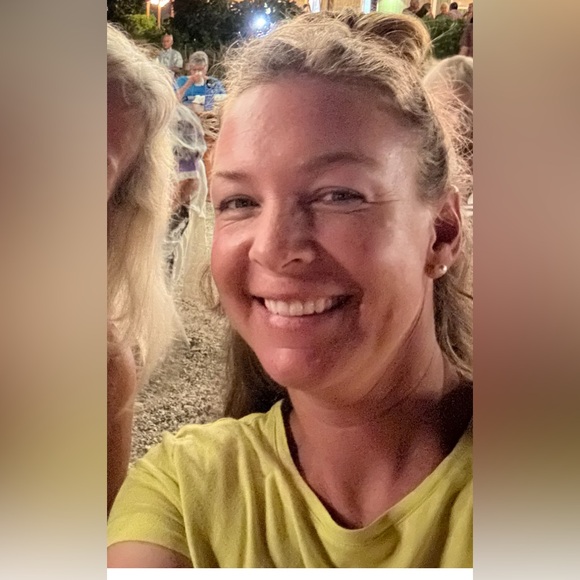 Meet your Posher, Marta - Picture 1 of 1